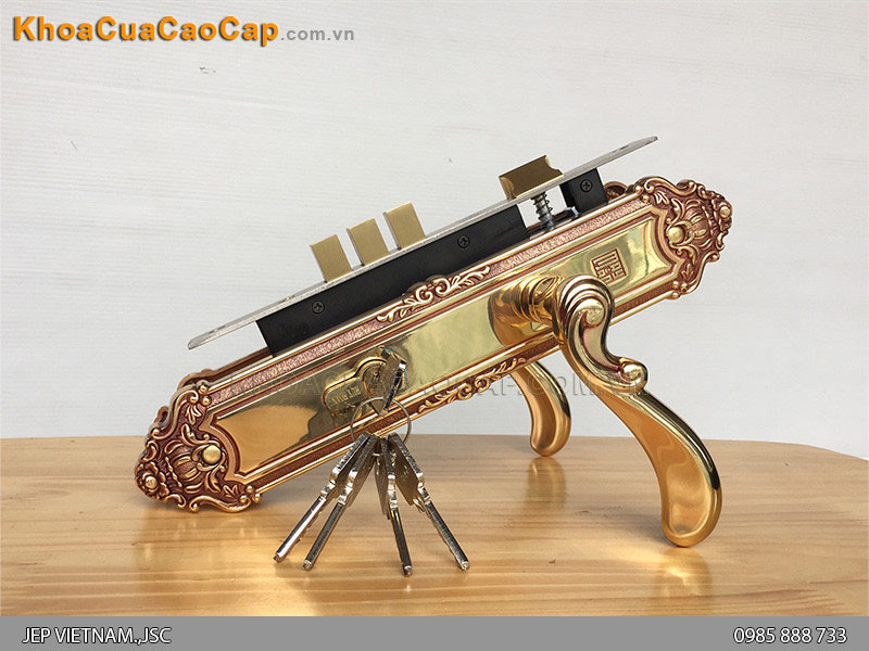 Kh&oacute;a cửa Huy Ho&agrave;ng bằng đồng thau