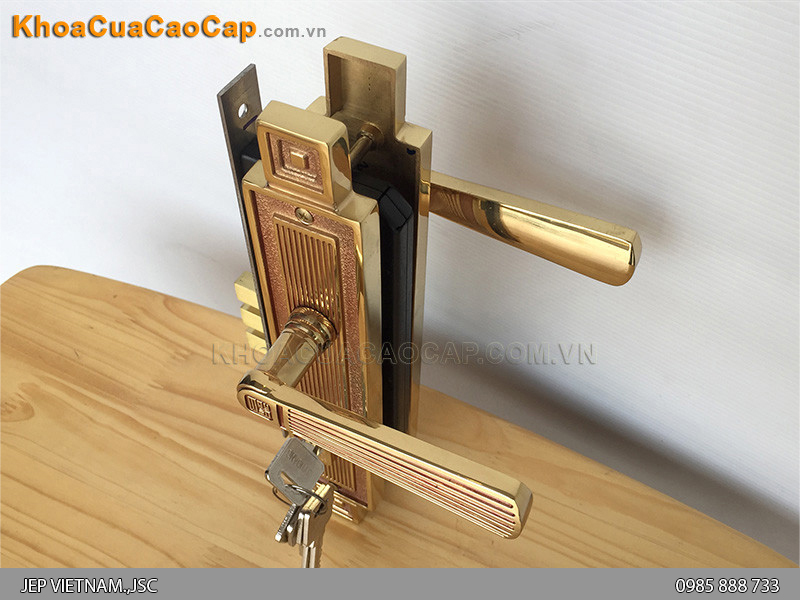 Kh&oacute;a cửa gỗ bằng đồng thau HC 8522 - ảnh 1