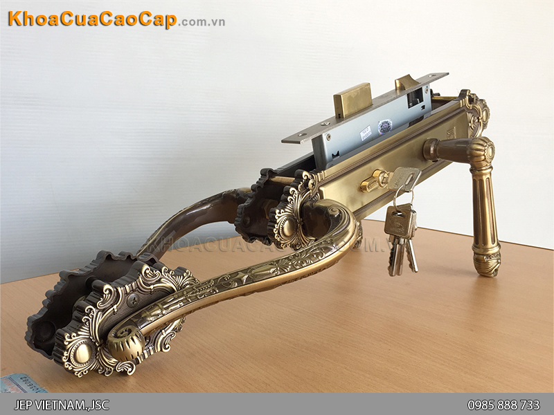 Kh&oacute;a cửa đại sảnh bằng đồng HCR8526DS-6