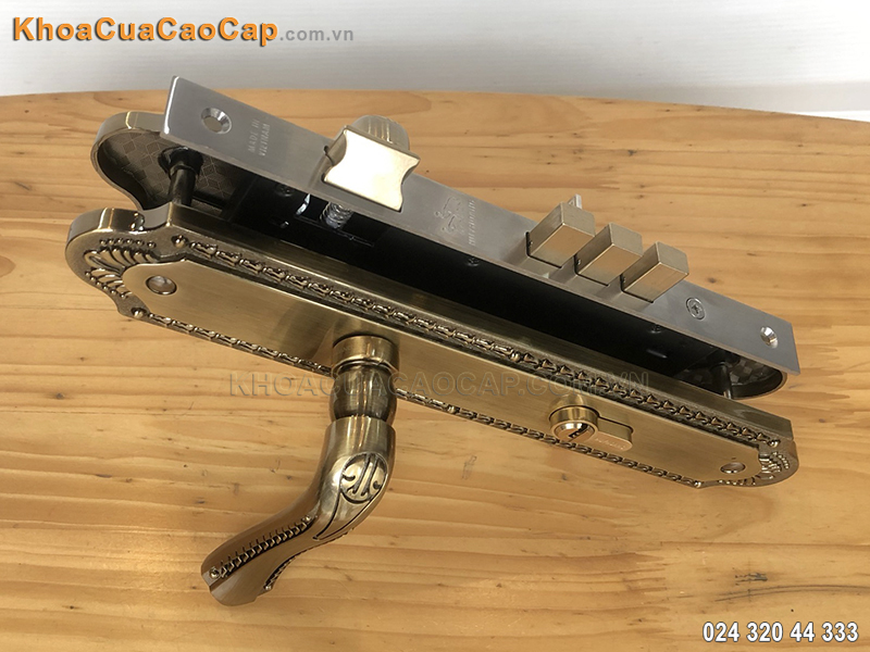 Kh&oacute;a Huy Ho&agrave;ng cửa gỗ EX-8561 - ảnh 4